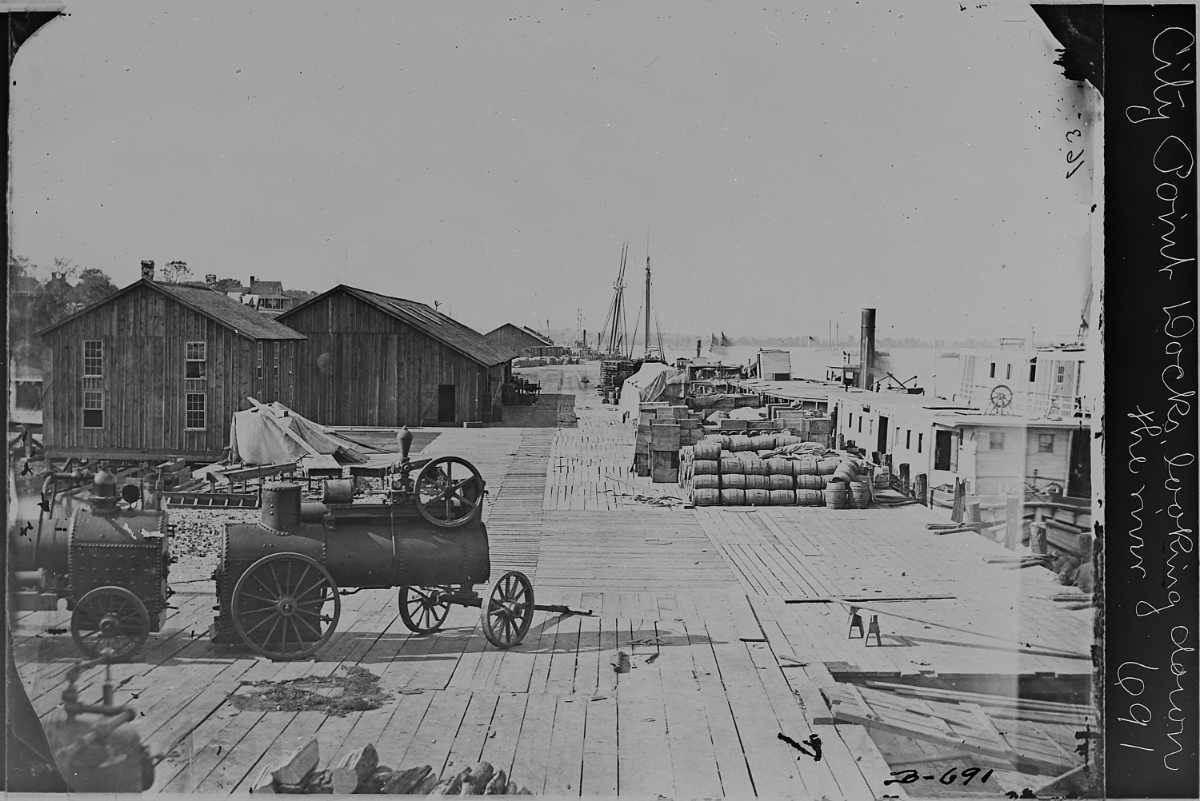 docks w steam engine